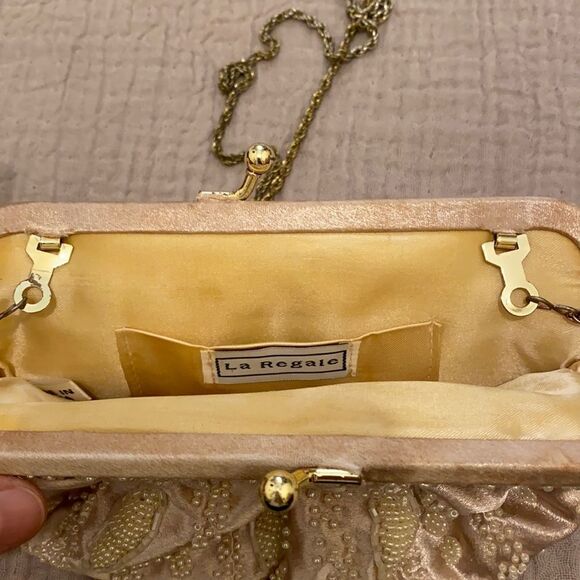 La Regale evening bag/ clutch in very good condition. - Picture 6 of 13